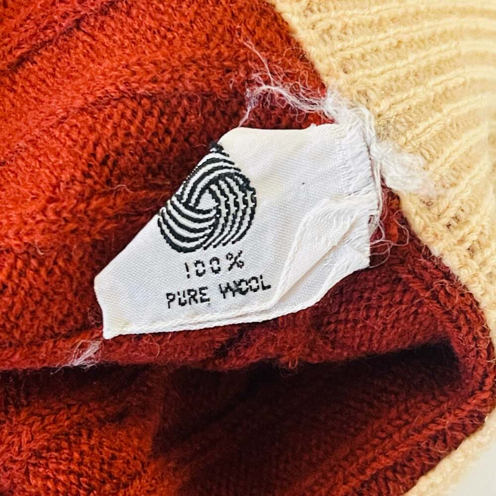 Vintage 1970s 100% Pure Wool Cable Knit V-Neck Sweater Vest Red Cream - Picture 5 of 7
